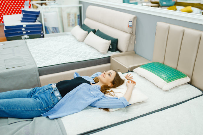 What Is the Best Mattress for Back Pain? 7 Features You Should Look For